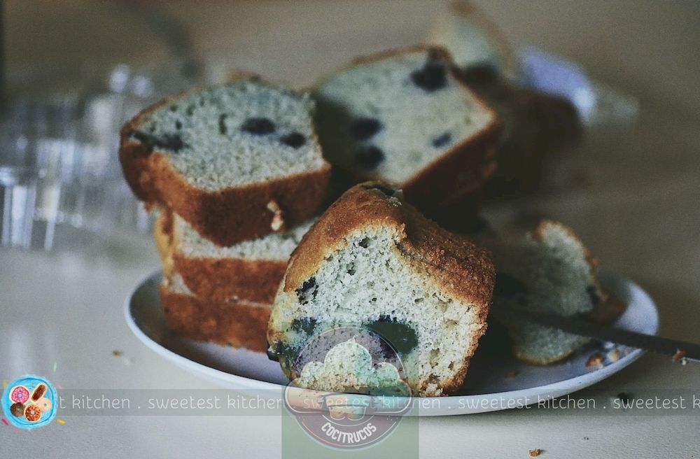 Tostada francesa con muffin de arándanos