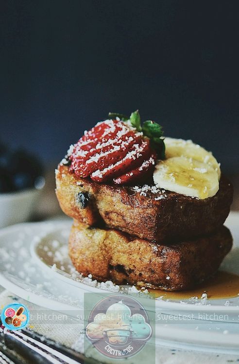 Tostada francesa con muffin de arándanos